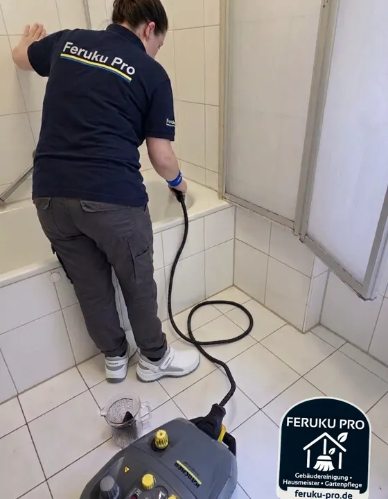 Badreinigung mit dem Dampfreiniger